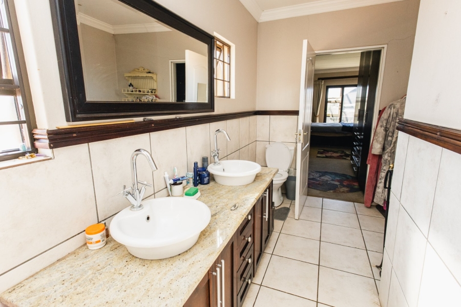 4 Bedroom Property for Sale in Groenvlei Sh Free State